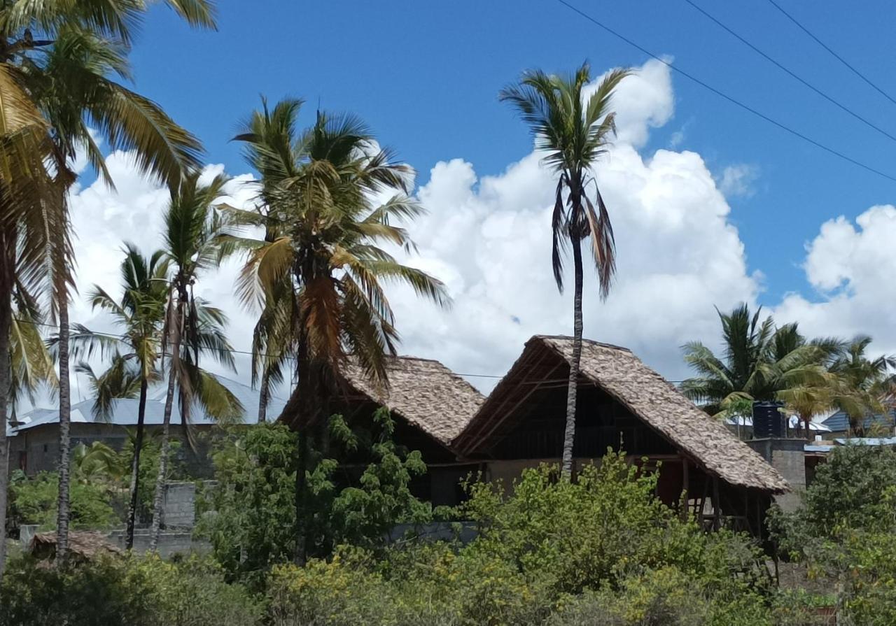 Mamarasta Bed & Breakfast Bwejuu Exterior photo